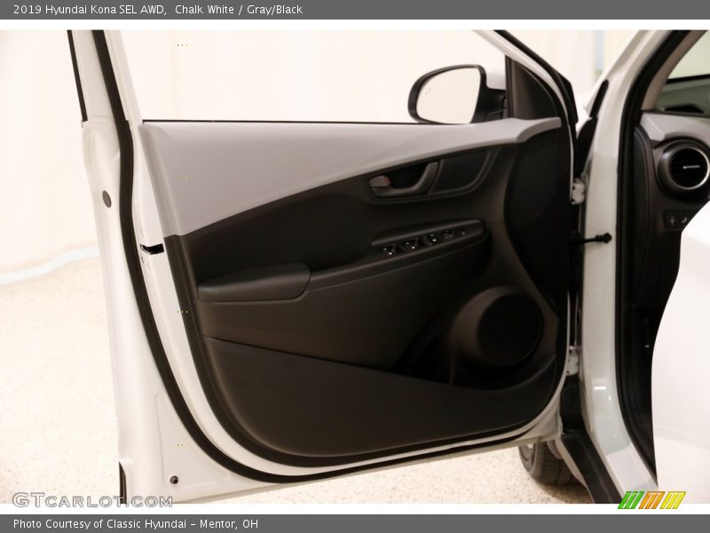 Chalk White / Gray/Black 2019 Hyundai Kona SEL AWD