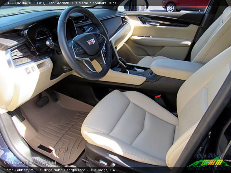 Dark Adriatic Blue Metallic / Sahara Beige 2017 Cadillac XT5 FWD