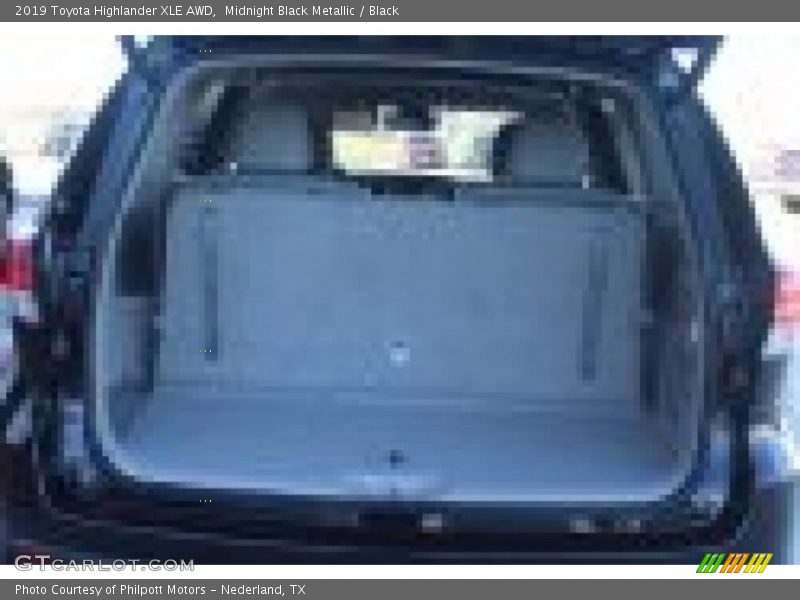 Midnight Black Metallic / Black 2019 Toyota Highlander XLE AWD