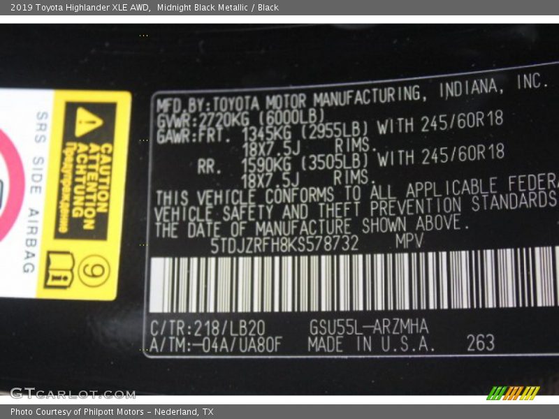 Midnight Black Metallic / Black 2019 Toyota Highlander XLE AWD