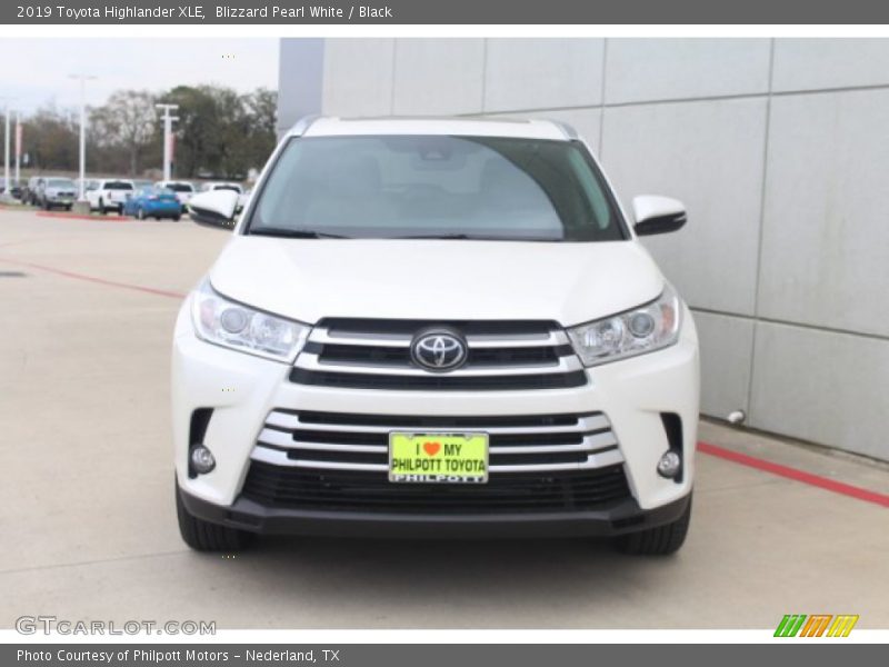 Blizzard Pearl White / Black 2019 Toyota Highlander XLE