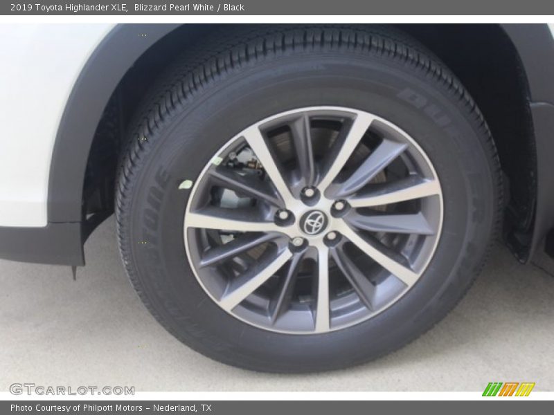 Blizzard Pearl White / Black 2019 Toyota Highlander XLE