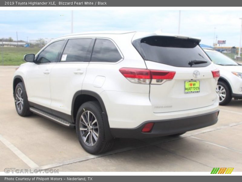 Blizzard Pearl White / Black 2019 Toyota Highlander XLE