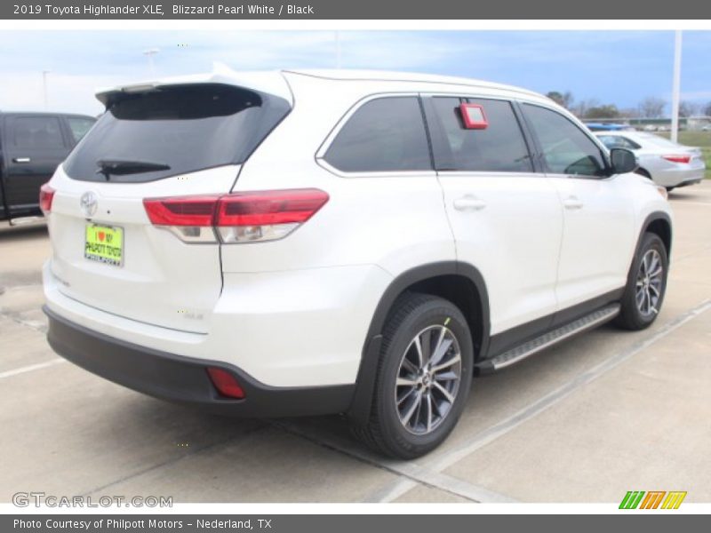 Blizzard Pearl White / Black 2019 Toyota Highlander XLE