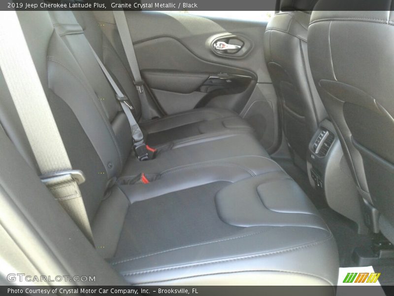 Granite Crystal Metallic / Black 2019 Jeep Cherokee Latitude Plus