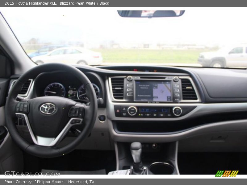 Blizzard Pearl White / Black 2019 Toyota Highlander XLE