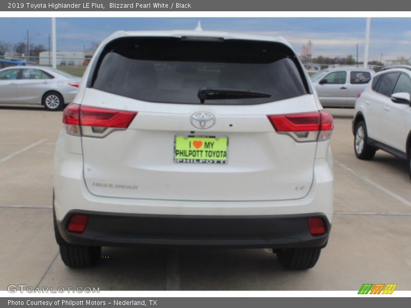 Blizzard Pearl White / Black 2019 Toyota Highlander LE Plus