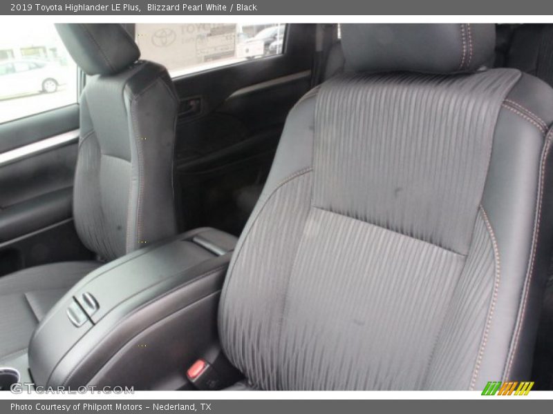 Blizzard Pearl White / Black 2019 Toyota Highlander LE Plus