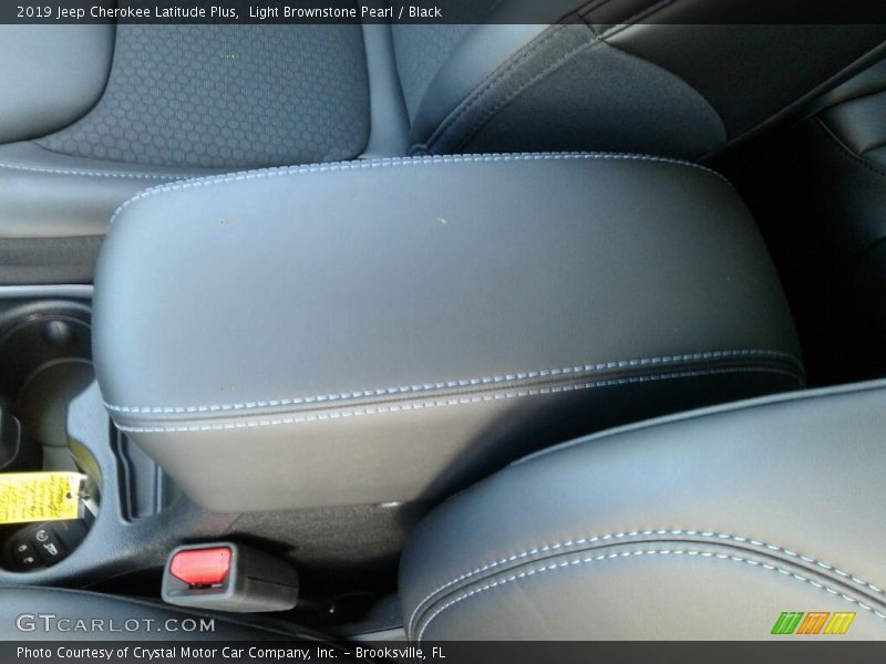 Light Brownstone Pearl / Black 2019 Jeep Cherokee Latitude Plus