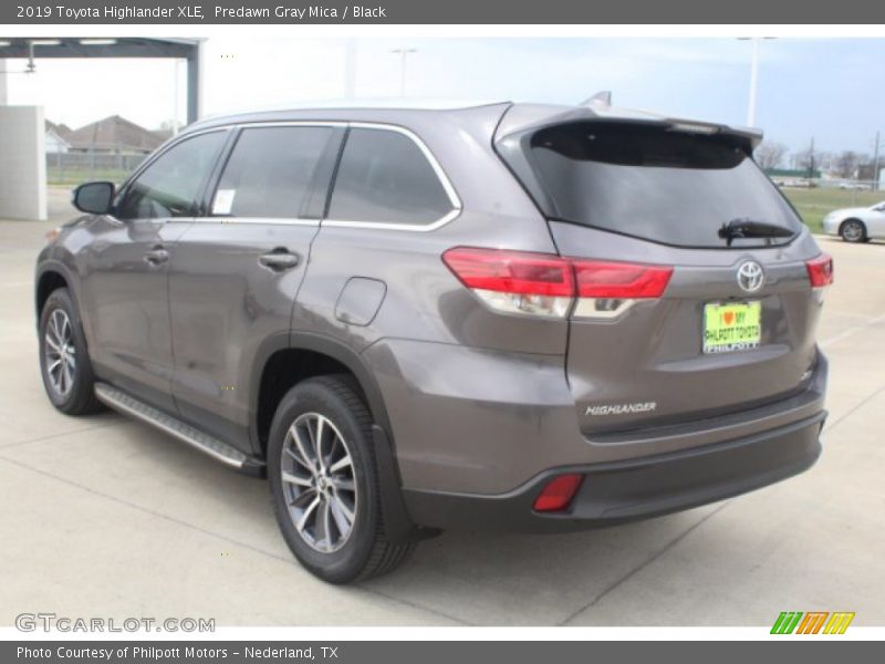 Predawn Gray Mica / Black 2019 Toyota Highlander XLE