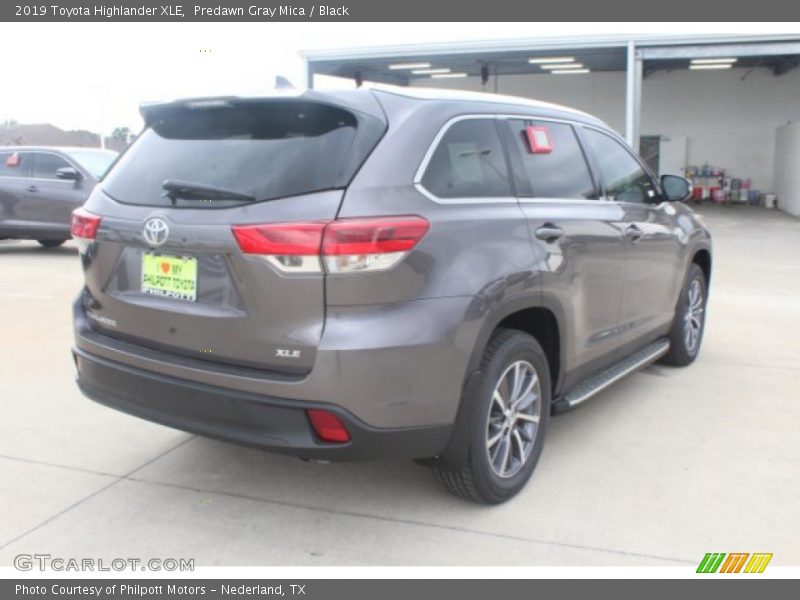Predawn Gray Mica / Black 2019 Toyota Highlander XLE