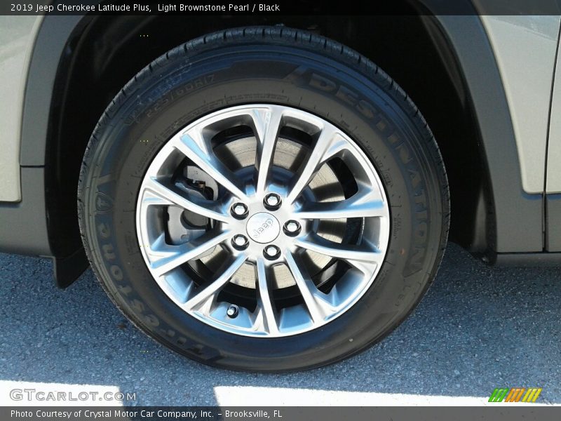 Light Brownstone Pearl / Black 2019 Jeep Cherokee Latitude Plus