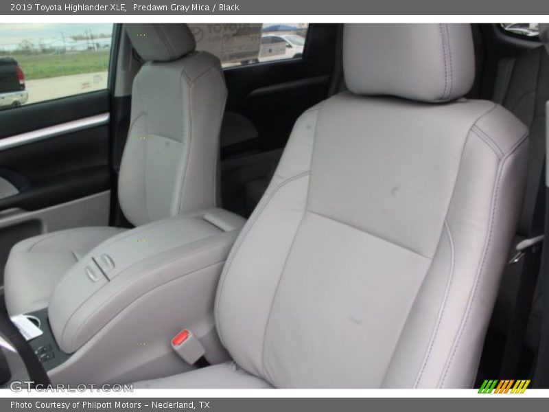 Predawn Gray Mica / Black 2019 Toyota Highlander XLE