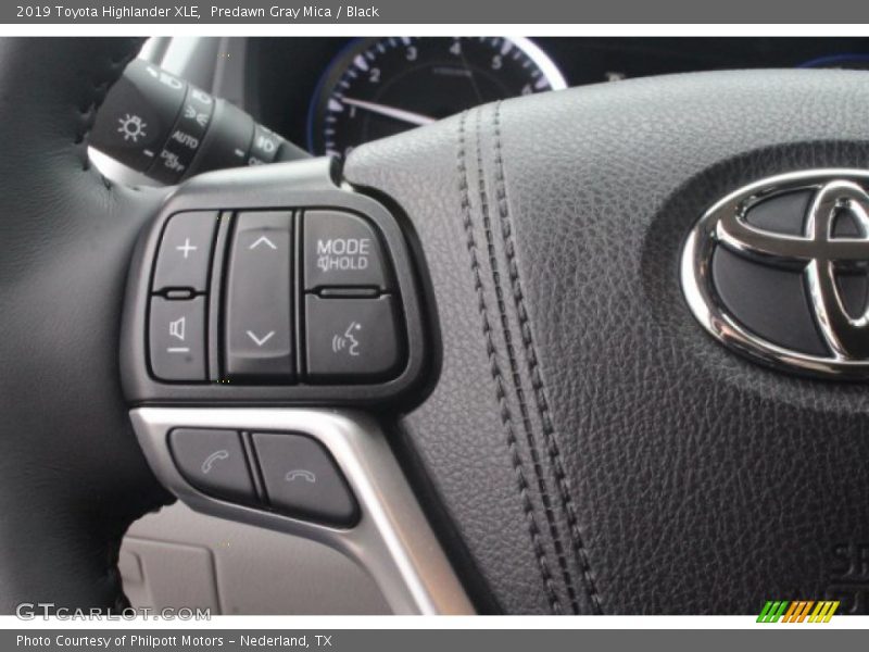 Predawn Gray Mica / Black 2019 Toyota Highlander XLE