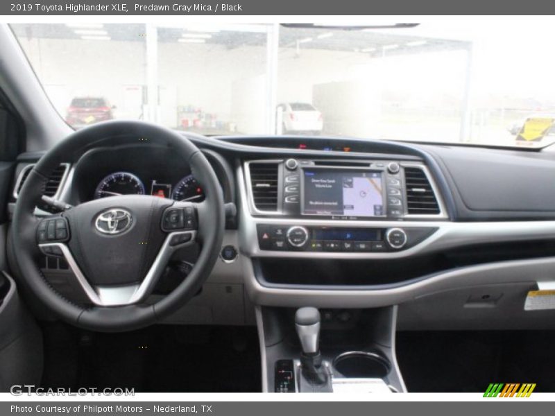 Predawn Gray Mica / Black 2019 Toyota Highlander XLE
