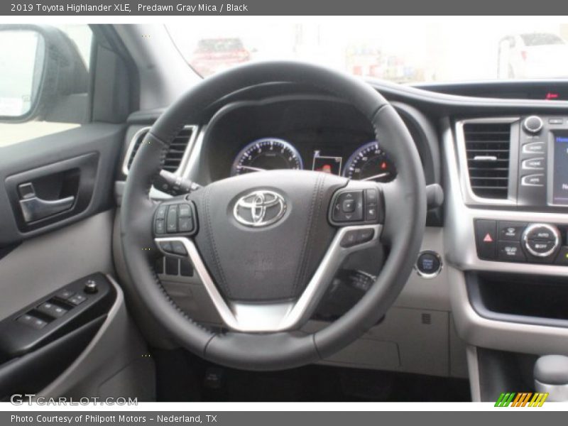Predawn Gray Mica / Black 2019 Toyota Highlander XLE