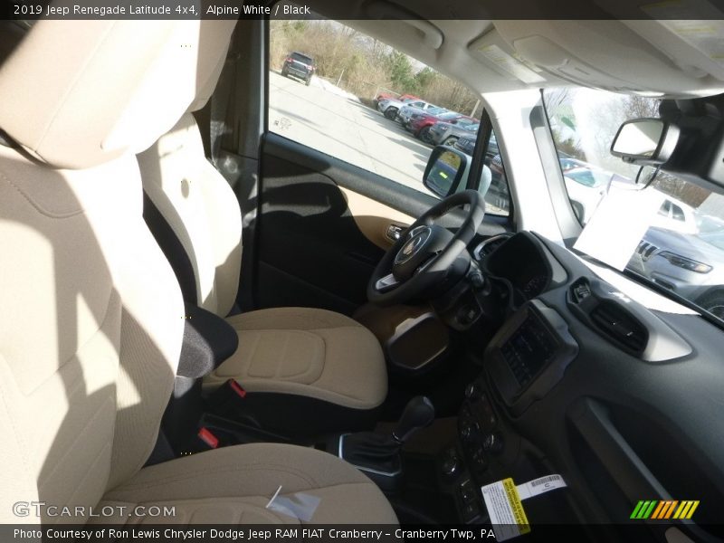 Alpine White / Black 2019 Jeep Renegade Latitude 4x4