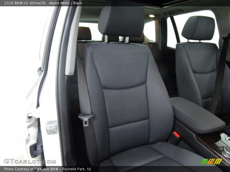 Alpine White / Black 2016 BMW X3 xDrive28i