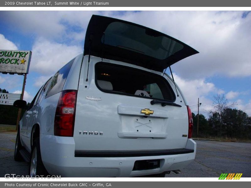 Summit White / Light Titanium 2009 Chevrolet Tahoe LT