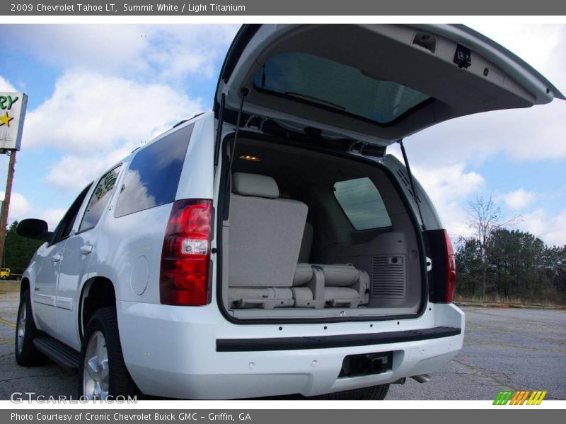 Summit White / Light Titanium 2009 Chevrolet Tahoe LT