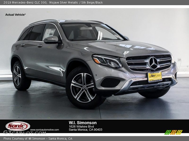 Mojave Silver Metallic / Silk Beige/Black 2019 Mercedes-Benz GLC 300