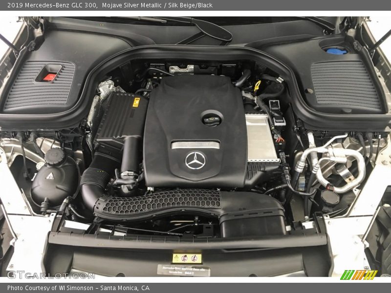 Mojave Silver Metallic / Silk Beige/Black 2019 Mercedes-Benz GLC 300