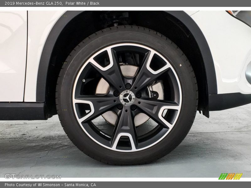 Polar White / Black 2019 Mercedes-Benz GLA 250