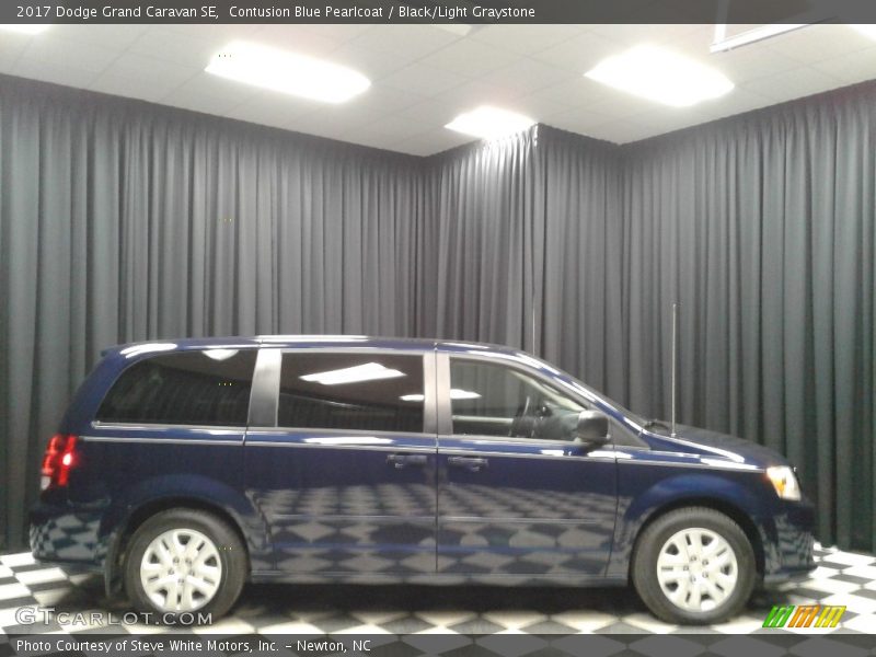 Contusion Blue Pearlcoat / Black/Light Graystone 2017 Dodge Grand Caravan SE