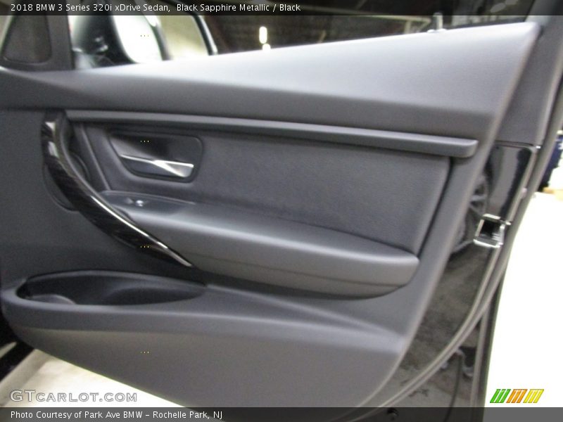 Black Sapphire Metallic / Black 2018 BMW 3 Series 320i xDrive Sedan