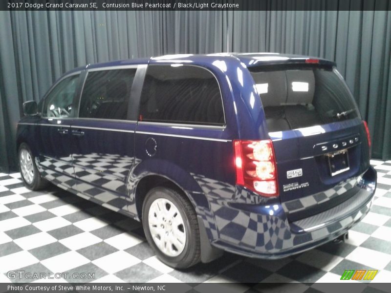 Contusion Blue Pearlcoat / Black/Light Graystone 2017 Dodge Grand Caravan SE