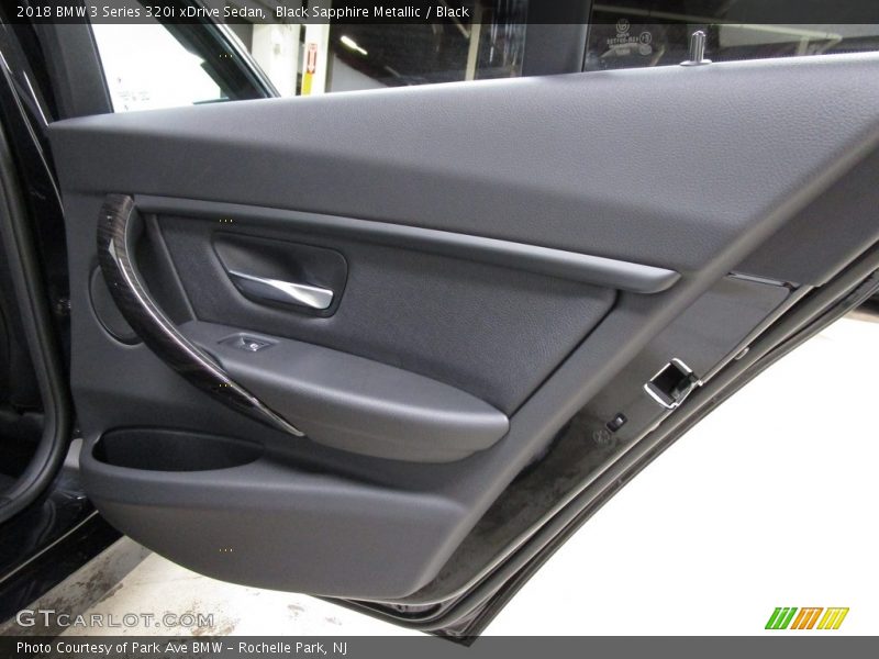 Black Sapphire Metallic / Black 2018 BMW 3 Series 320i xDrive Sedan