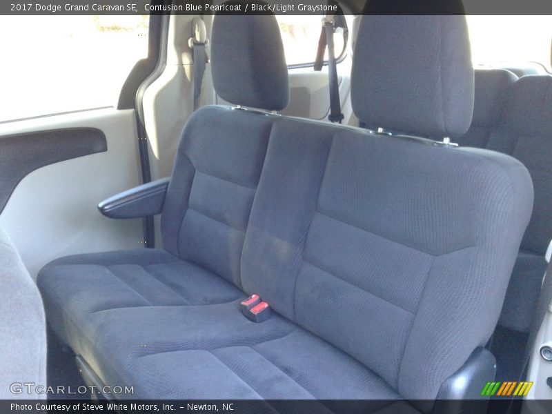 Contusion Blue Pearlcoat / Black/Light Graystone 2017 Dodge Grand Caravan SE