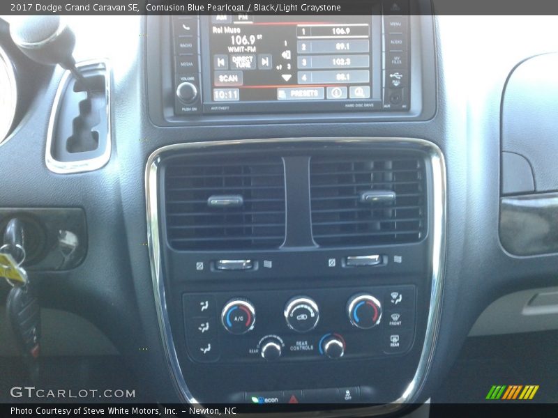 Contusion Blue Pearlcoat / Black/Light Graystone 2017 Dodge Grand Caravan SE