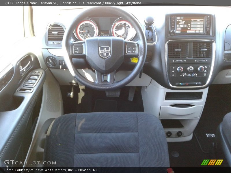 Contusion Blue Pearlcoat / Black/Light Graystone 2017 Dodge Grand Caravan SE