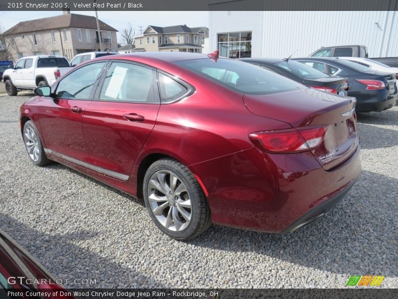 Velvet Red Pearl / Black 2015 Chrysler 200 S