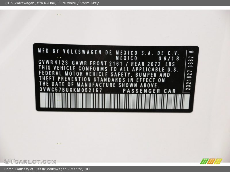 Pure White / Storm Gray 2019 Volkswagen Jetta R-Line