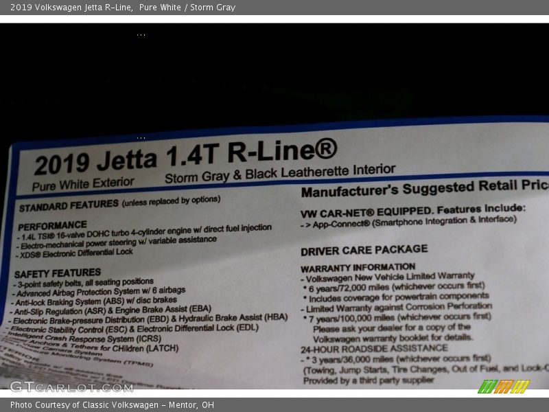 Pure White / Storm Gray 2019 Volkswagen Jetta R-Line