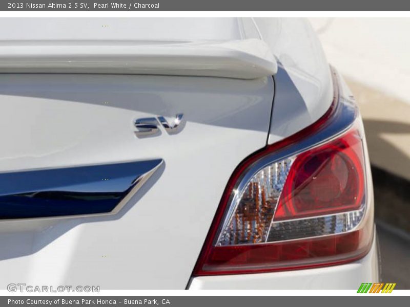 Pearl White / Charcoal 2013 Nissan Altima 2.5 SV