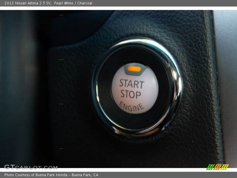Pearl White / Charcoal 2013 Nissan Altima 2.5 SV