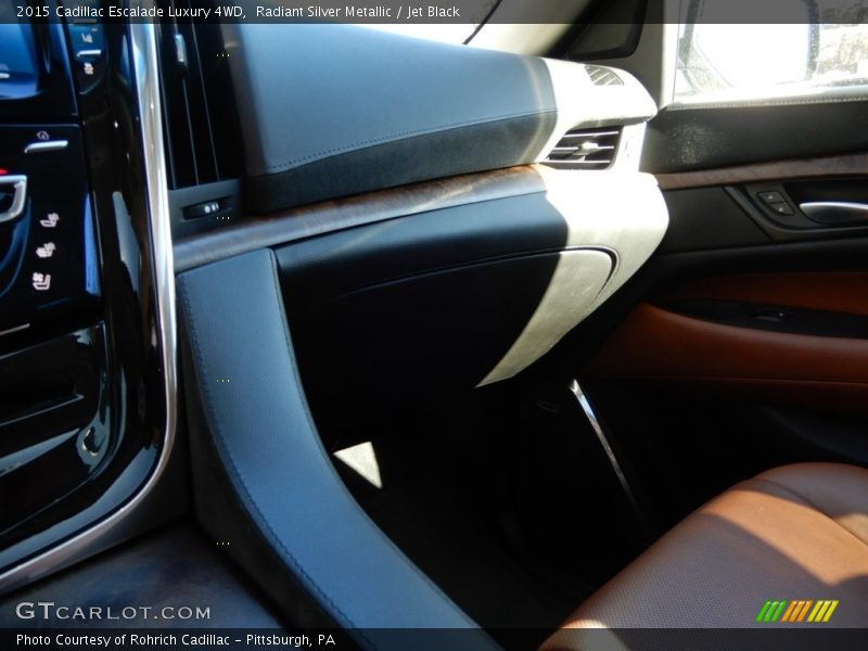 Radiant Silver Metallic / Jet Black 2015 Cadillac Escalade Luxury 4WD