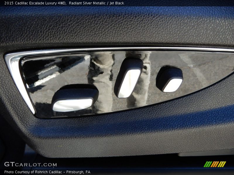 Radiant Silver Metallic / Jet Black 2015 Cadillac Escalade Luxury 4WD