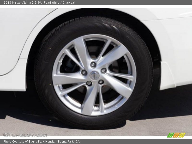 Pearl White / Charcoal 2013 Nissan Altima 2.5 SV