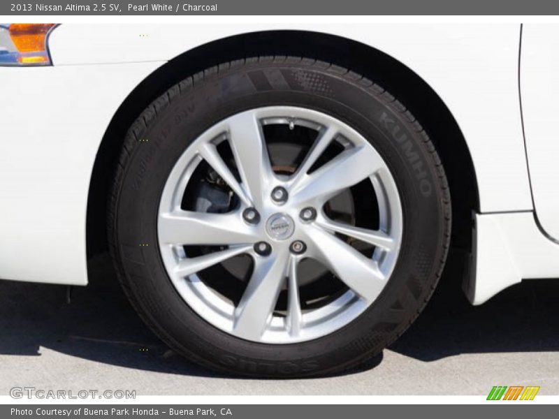 Pearl White / Charcoal 2013 Nissan Altima 2.5 SV