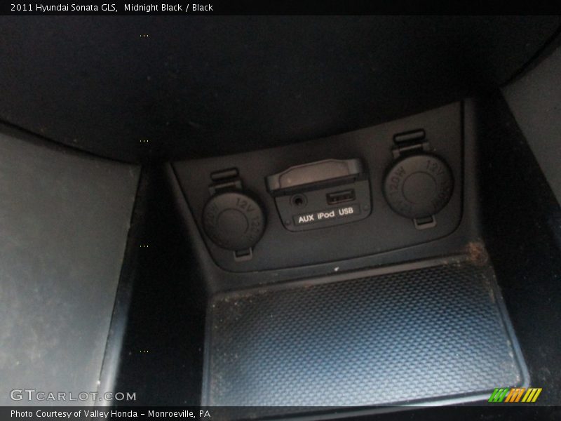 Midnight Black / Black 2011 Hyundai Sonata GLS