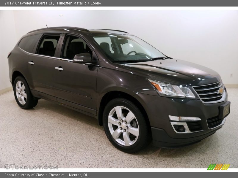 Tungsten Metallic / Ebony 2017 Chevrolet Traverse LT