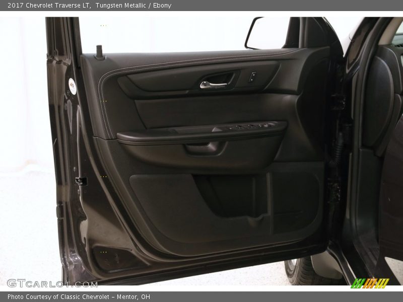 Tungsten Metallic / Ebony 2017 Chevrolet Traverse LT