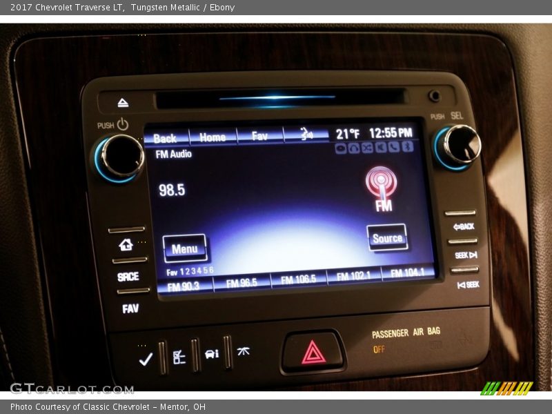 Tungsten Metallic / Ebony 2017 Chevrolet Traverse LT