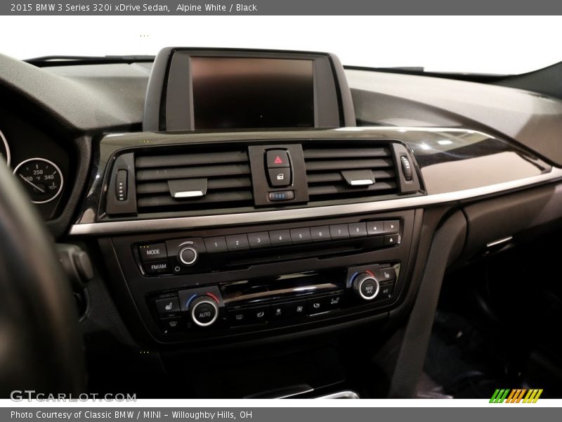Alpine White / Black 2015 BMW 3 Series 320i xDrive Sedan