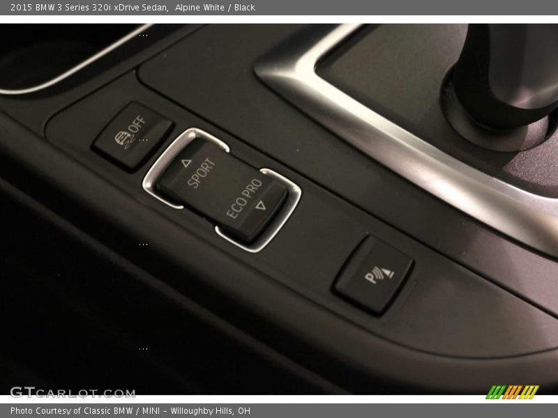 Alpine White / Black 2015 BMW 3 Series 320i xDrive Sedan
