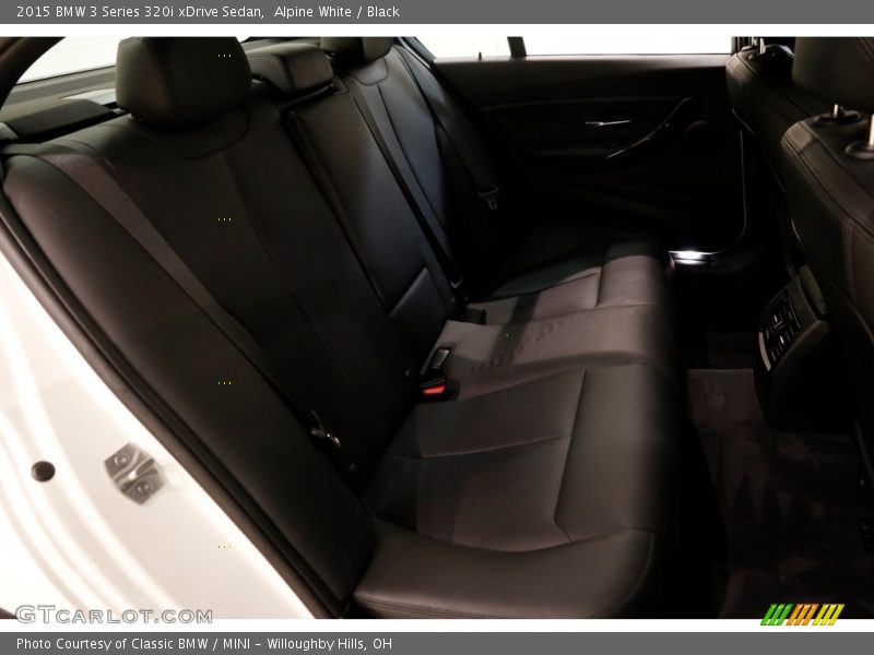 Alpine White / Black 2015 BMW 3 Series 320i xDrive Sedan